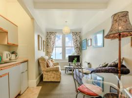 Clooneavin Apartment 5, place to stay in Lynmouth