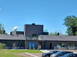 Solstickan Hotell & Vandrarhem, Hotel mit Pools in Mellbystrand