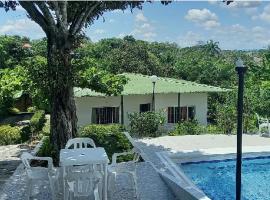 Finca El Jardin SOLO PARA FAMILIAS, hotell i Tocaima