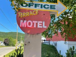 The Terrace Motel, hotel com estacionamento em Munising