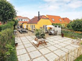 4 person holiday home in S by: Sæby şehrinde bir kiralık tatil yeri