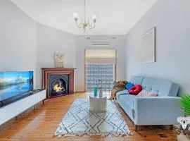 KOZYGURU Campsie Oldie-but-goodie look 4 Bed House NCA011