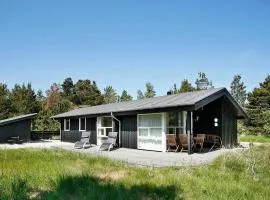 6 person holiday home in Strandby