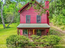 Brook Sound Cabin – hotel w pobliżu miejsca Underground Railroad Trail w mieście Schroon Lake