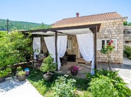 Nice Home In Komolac With Kitchen, budget hotel sa Komolac