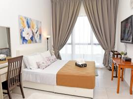 Lovely Mines Astetica Lake View Seri Kembangan 2BR, hotel cerca de Centro comercial The Mines, Seri Kembangan