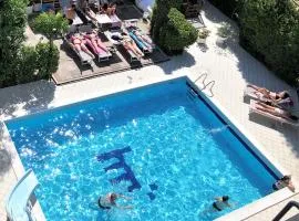 Hotel Marzia con Piscina