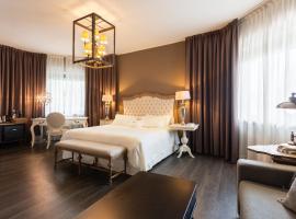 Like Home Boutique Hotel, hotel em Azzano San Paolo