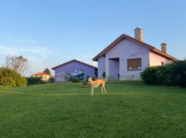 Apartamento en Bañugues cerca de Cabo Peñas.、Bañuguesのアパートメント