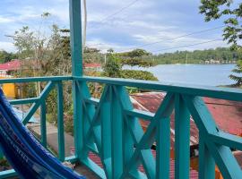 A&K Island Apartments: Bocas Town şehrinde bir otel