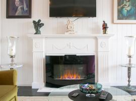 'Ooh La La' is a quirky French inspired apartment, hotel in Goolwa South