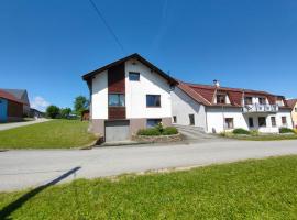 Ferienhaus Schwarzinger, hotel s parkováním v destinaci Heinreichs bei Weitra