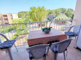 LE PRADET 50m de la plage T2 tout confort LESCLESDENICOLE, hotel v destinaci Le Pradet