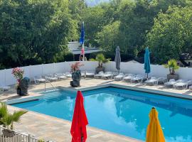 Camping la Paoute, hotel in zona Saint-Donat Golf Course, Grasse