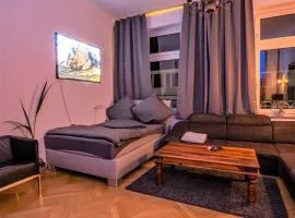 #213 LUX-Room - Zentrum Neuss - Nähe Düsseldorf Messe mit Netflix & Prime