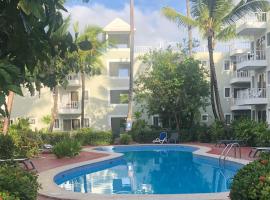 SOL CARIBE SUITES with TROPICAL POOL playa BAVARO, hotel en Punta Cana