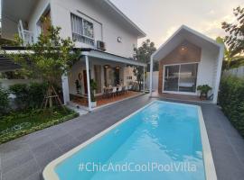 Chic and Cool Pool Villa, casă de vacanță din Chiang Mai