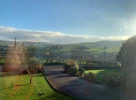 Glens of Antrim apartment, hotel perto de Shillanavogy Valley, The Sheddings