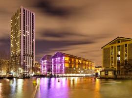 Holiday Inn Express Paris-Canal De La Villette by IHG, hotel v Paříži