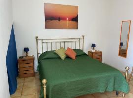 Appartamento ROSA, feriebolig ved stranden i Lipari