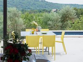 l'Atelier des Milles Roches, holiday home in Gordes