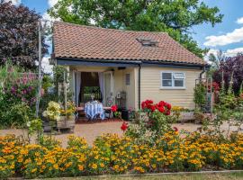 Norbank Cottage, hotel with parking in Bressingham