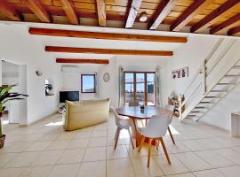 Wonderful vacation house with a beautiful terrasse - Porticcio - Welkeys, hotel em Albitreccia