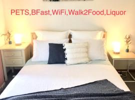 BROOKS,BFast,WiFi,Nflx,Walk2Shop,Liquor,Food, hotel with parking in Norlane