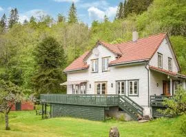 4 Bedroom Lovely Home In Lonevåg