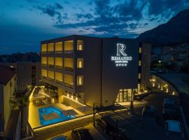 Aparthotel Remaneo, hotel with pools in Promajna