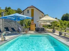 Pool & Whirlpool Art Villas