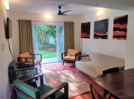 Jungle Hut-Annabelle's Beach Apartments at Bernard Simao,Calangute,Goa, hotel v destinaci Candolim