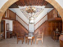 Matina's traditional house, hotel económico en Charaki