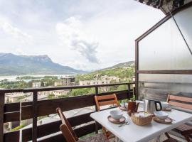Le Mirador - Studio avec balcon Vue Lac et Montagnes, hotel en Embrun