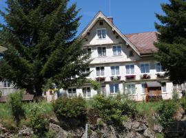 Schlafen im Sternen Ennetbühl, hotel v destinaci Nesslau
