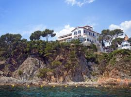 Hotel Sant Roc, hotel di Calella de Palafrugell