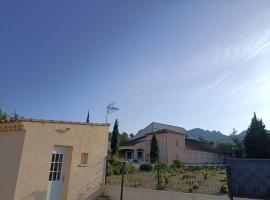 Bienvenue au Dormidou en Provence !, hotel en Vacqueyras