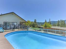 Weaverville Family Home Mtn Views and Fire Pit, hotel with parking in Weaverville