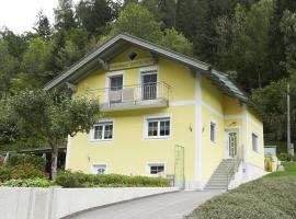 Ferienhaus Jantscher, rumah percutian di Flattach