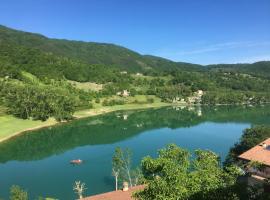 Casa sul lago Nonna Gio', cheap hotel in Colle di Tora