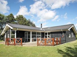 9 person holiday home in Hj rring, hotel em Lønstrup