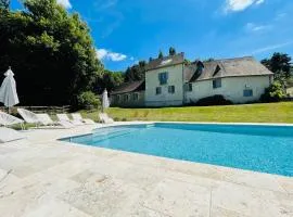 Seigneurie Les Aulnaies exceptional building with swimming pool