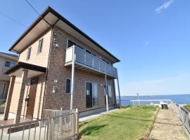 Bep one the house with ocean view，Kamegawa的小屋