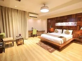 Hotel RS Exclusive Stay & Fine Dine - Near to Akola Junction