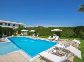 Residence Punta Cassano - In piscina sulla spiaggia di sabbia