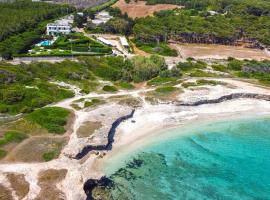 Residence Punta Cassano - In piscina sulla spiaggia di sabbia, готель у місті Сан-Фока