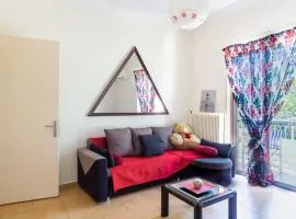 Mema's Tranquil Apartment in Patra