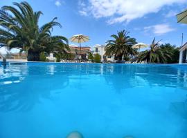 PALMAR CLUB - Villa ZENOBIA, hotel con piscina en Vraná