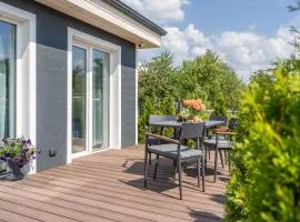 Family Garden House with Free Private Parking & Playground