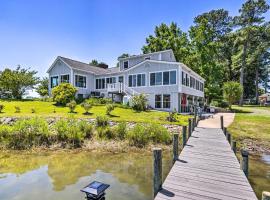 Idyllic Waterfront Home with Game Room, Shared Dock, hotel in Reedville